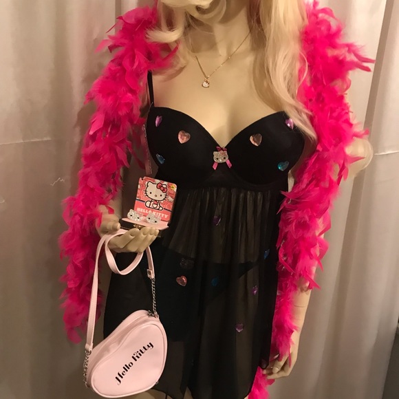 Adorable 💖🍬custom hello kitty lingerie set and Sanrio necklace bundle 🍭 - Picture 10 of 13